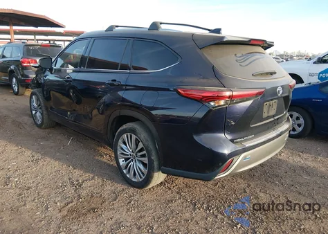 2023 Toyota Highlander Platinum z USA, uszkodzony, nr VIN 5TDKDRAH0PS042519
